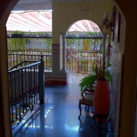 Hotel Sandra Alcala de Guadaira Bagian luar foto