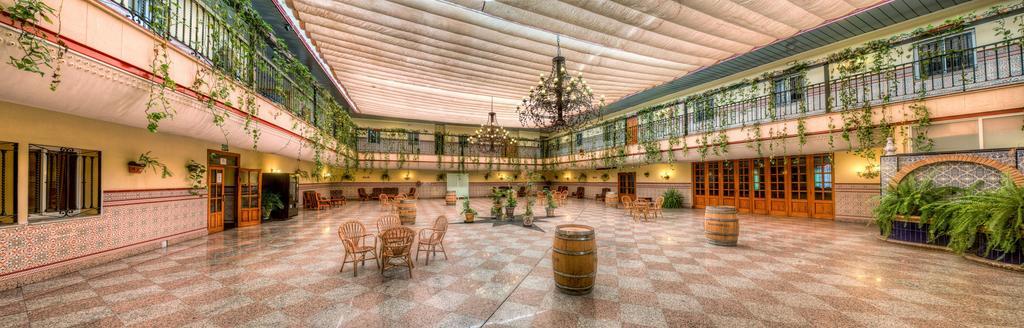 Hotel Sandra Alcala de Guadaira Bagian luar foto