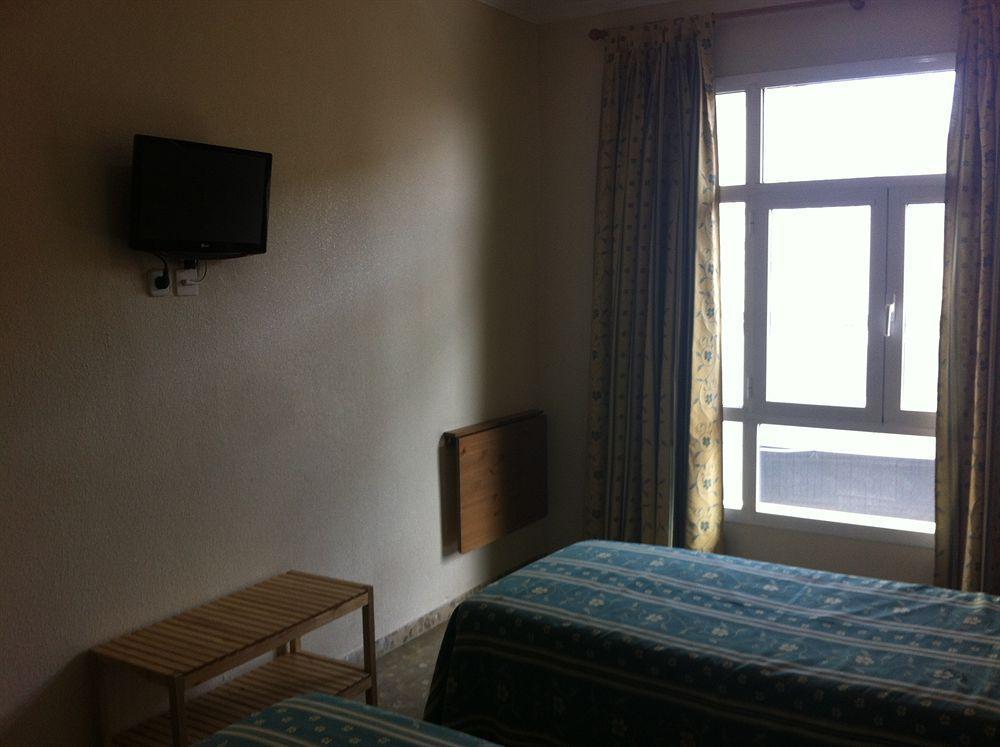 Hotel Sandra Alcala de Guadaira Bagian luar foto