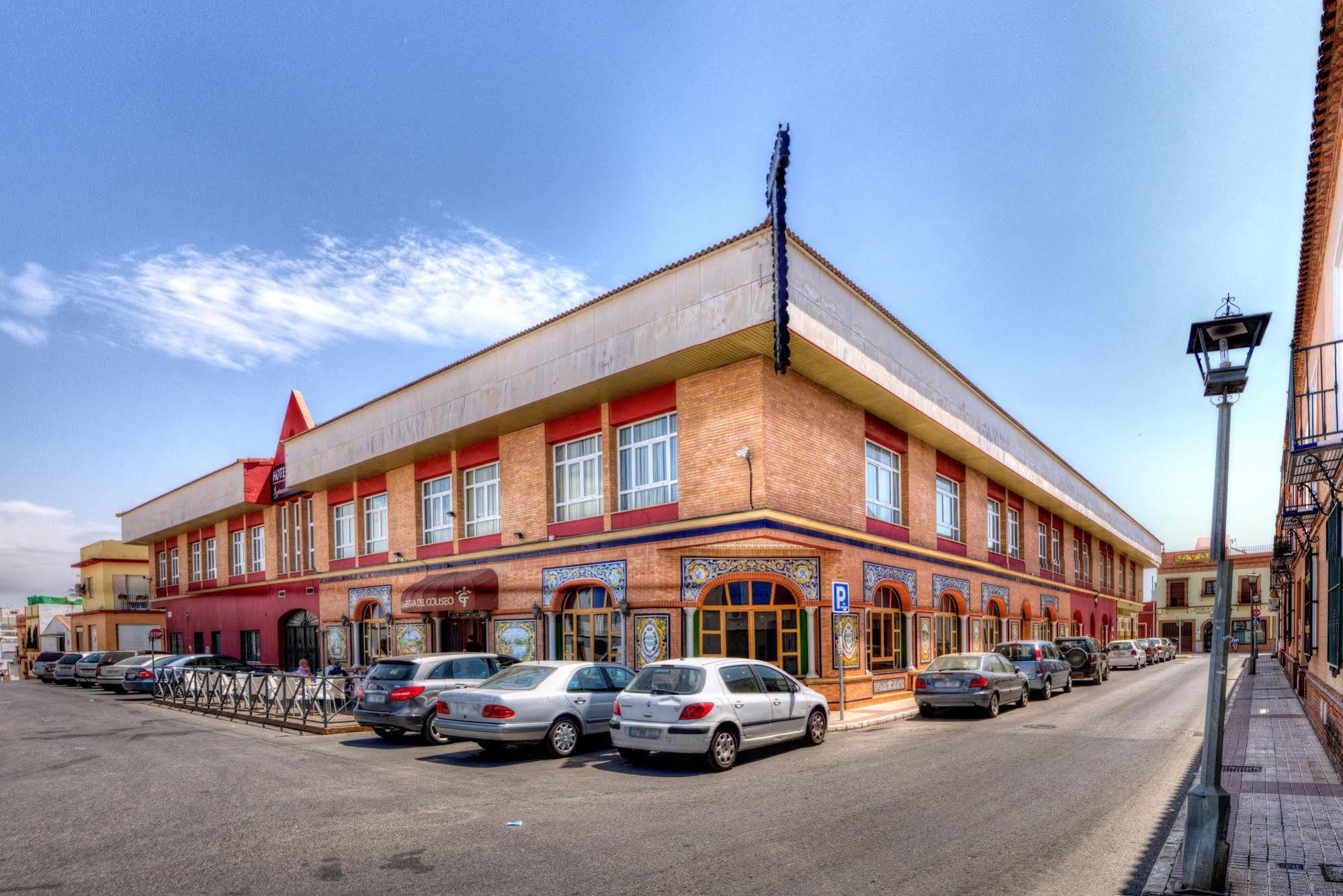 Hotel Sandra Alcala de Guadaira Bagian luar foto
