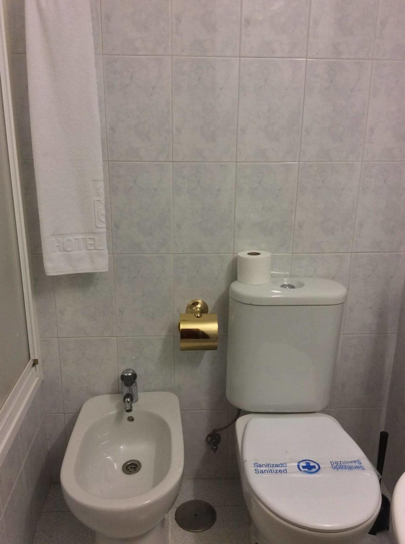 Hotel Sandra Alcala de Guadaira Bagian luar foto