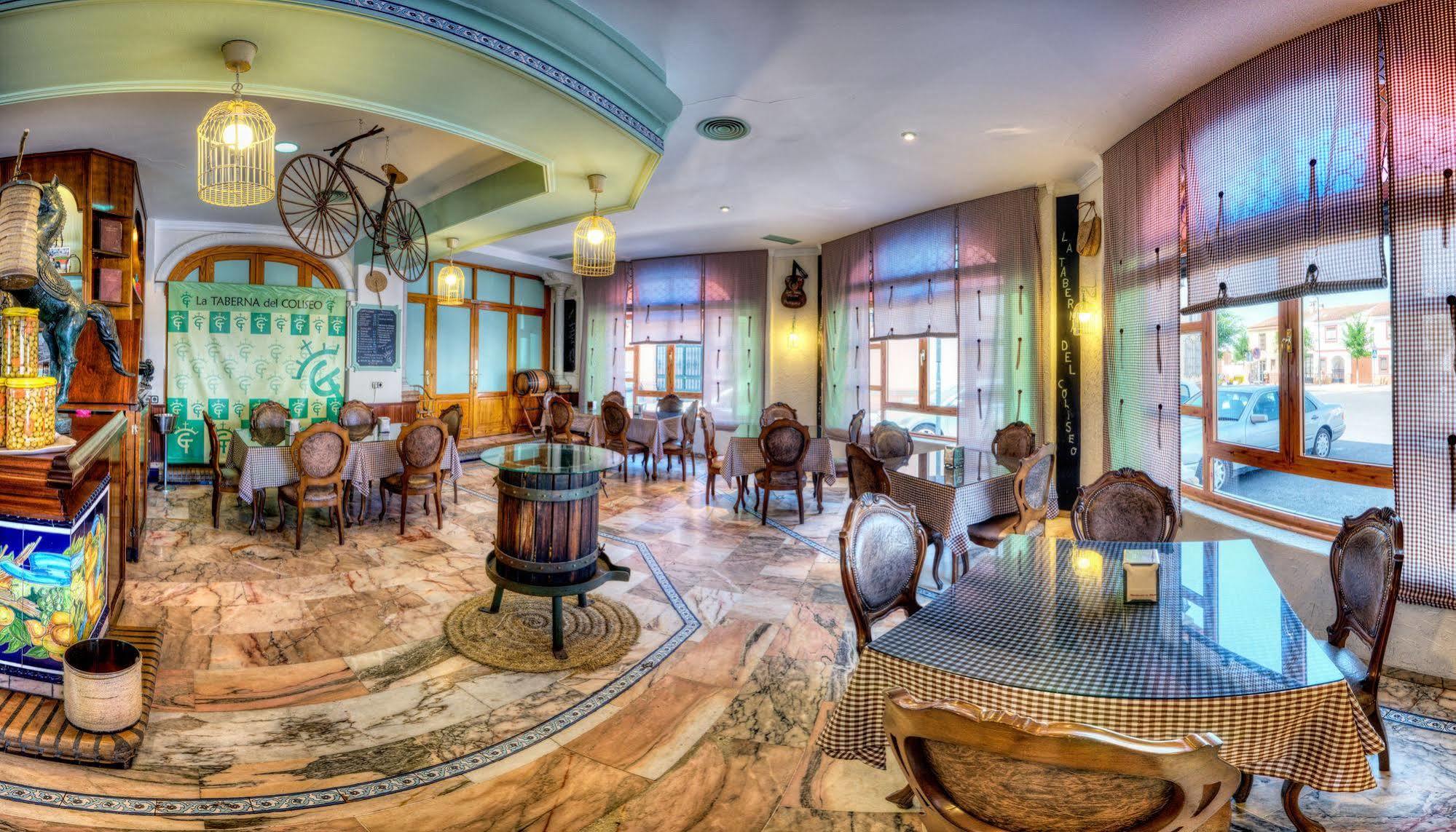 Hotel Sandra Alcala de Guadaira Bagian luar foto
