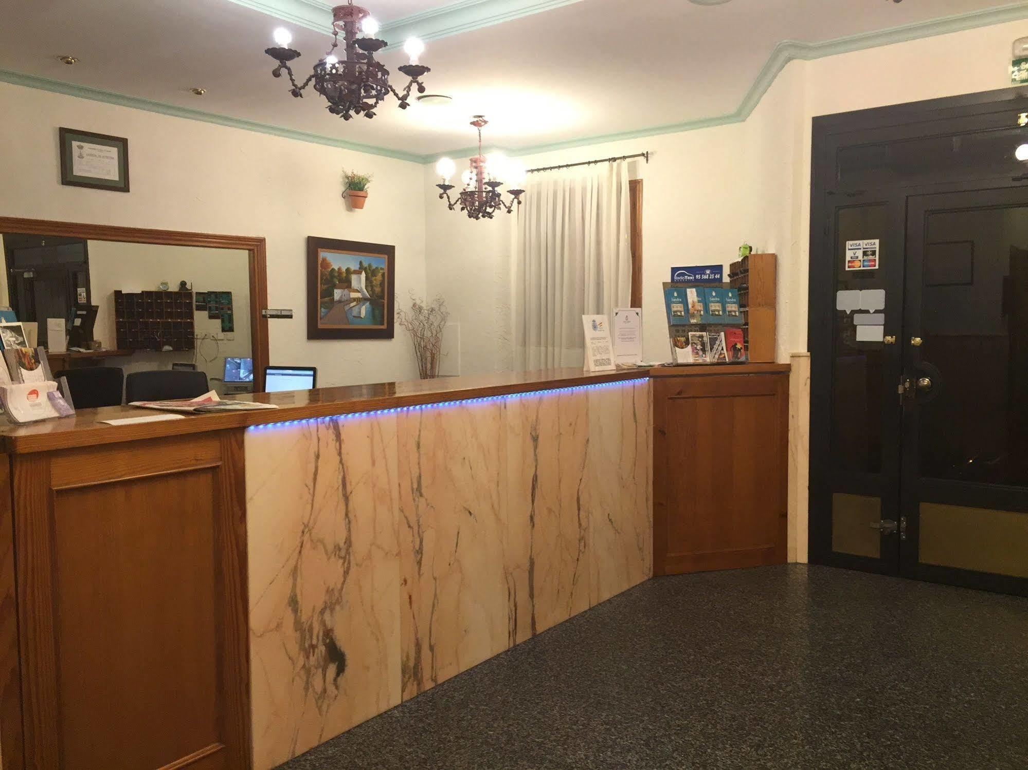 Hotel Sandra Alcala de Guadaira Bagian luar foto