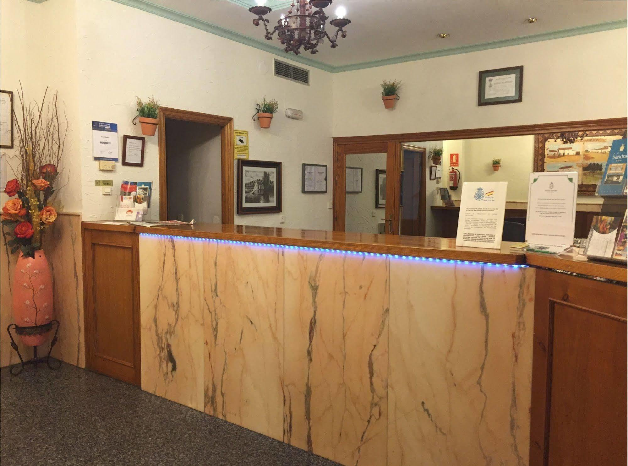 Hotel Sandra Alcala de Guadaira Bagian luar foto