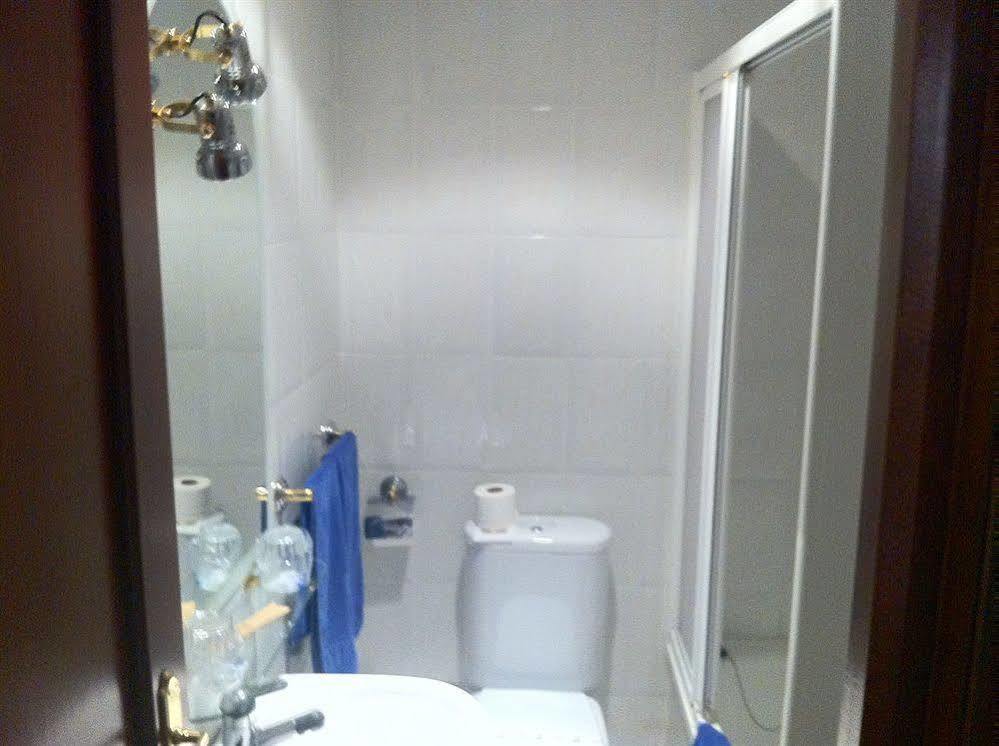Hotel Sandra Alcala de Guadaira Bagian luar foto
